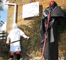 Click to Enlarge this image of a Harpole Scarecrow (2008_2/100_2709.jpg)
