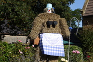 Click to Enlarge this image of a Harpole Scarecrow (2009/121.jpg)